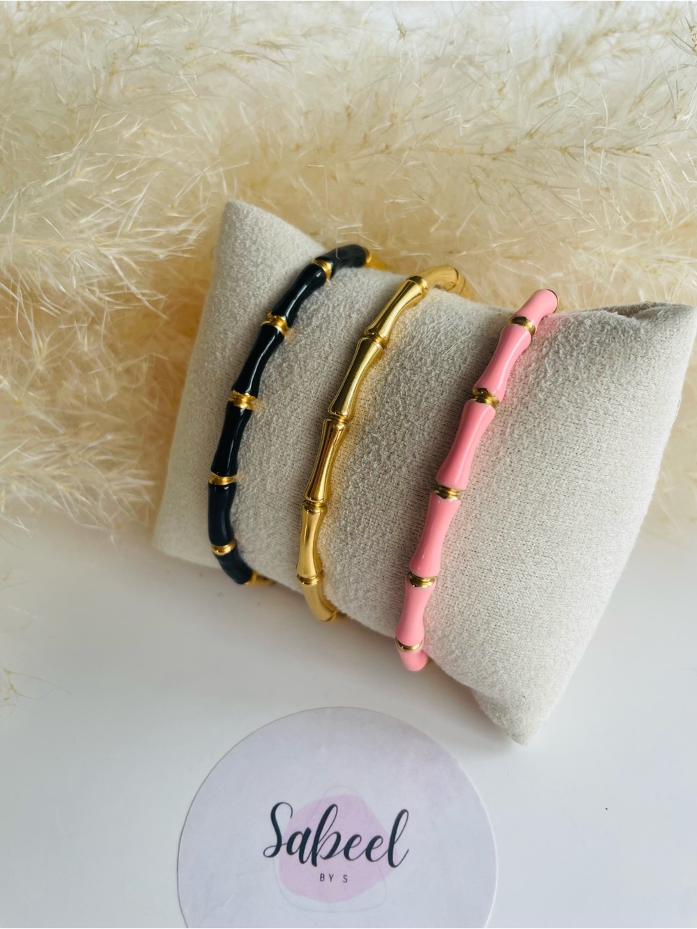 Stainless Steel Bangle | Minimalist Bracelet | Jonc en Acier Inoxydable - Picture 4 of 4